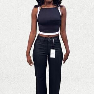 Nylora Aubrey Top in Black and White